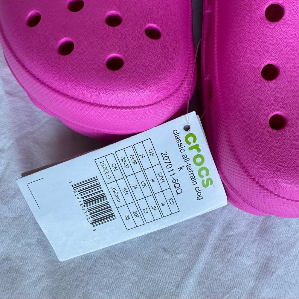 Pink crocs - Picture 2 of 3